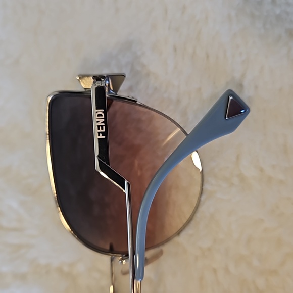 FENDI Cateye Sunglasses with Lens Detail - Full Inclusion (Case, Cloth, COA) - Picture 8 of 12